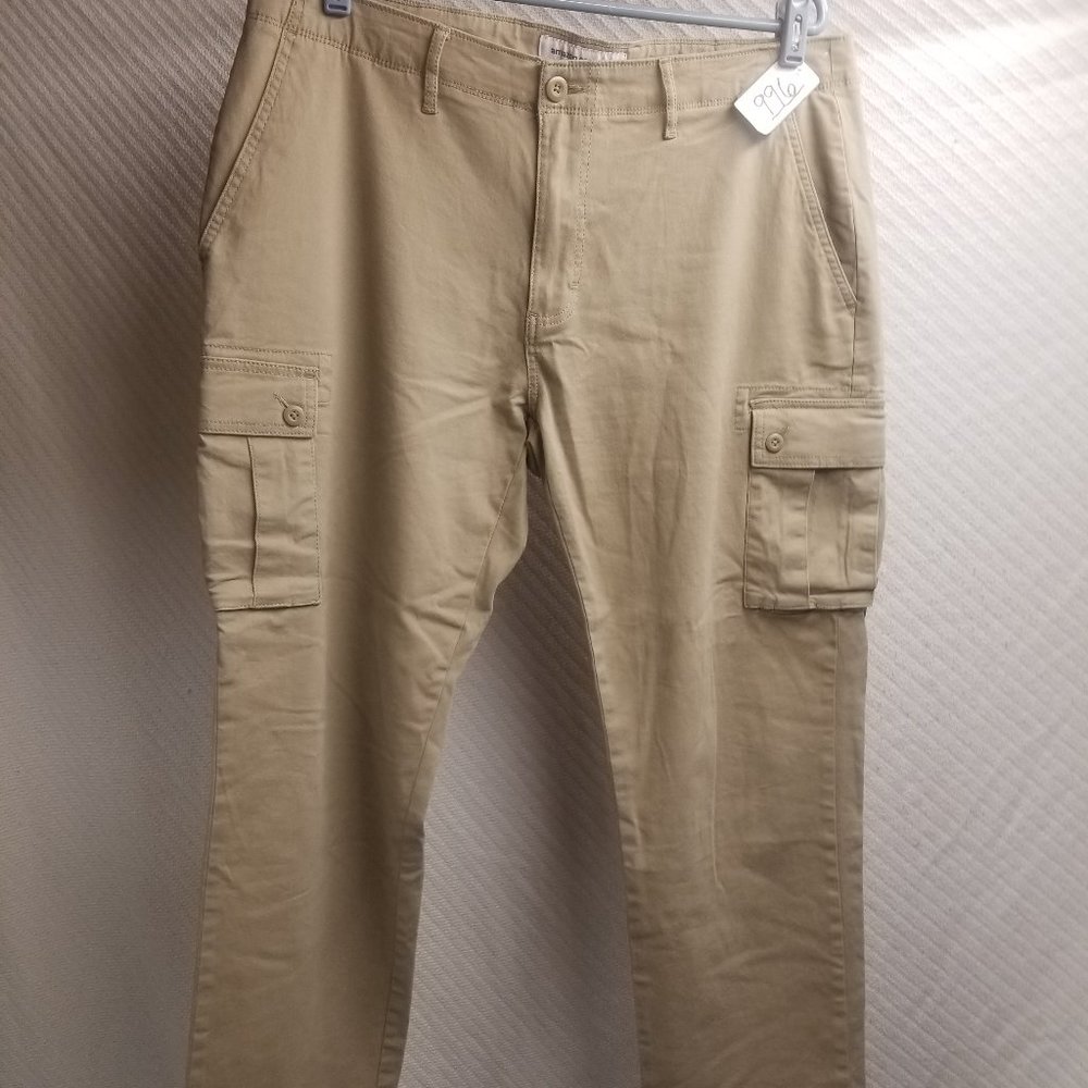 996 - Amazon Essentials 36W 29L Cargo Pants